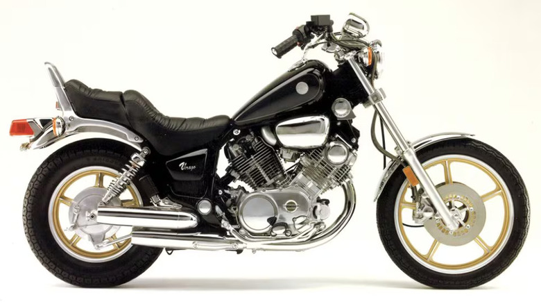 Yamaha Virago 250 in black