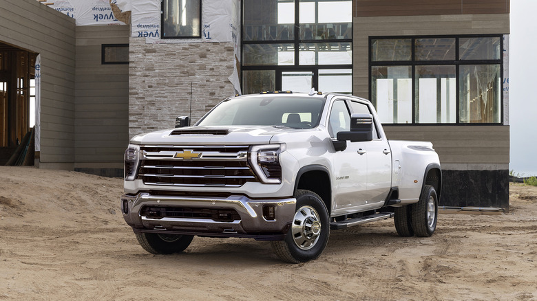 Chevrolet Silverado 3500 HD front 3/4 view