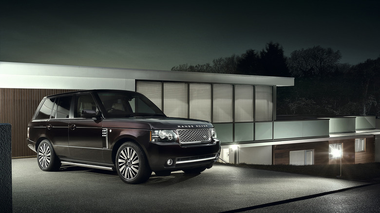 2012 Range Rover Ultrimate Collection front 3/4 view