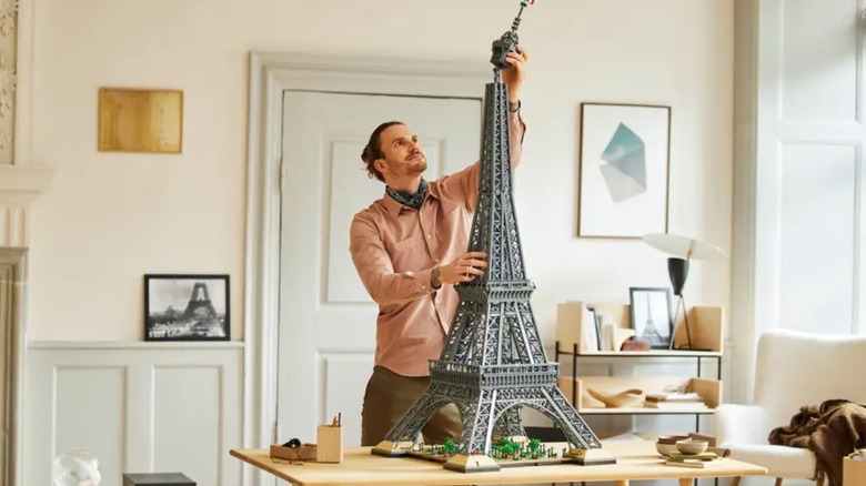 lego icons eiffel tower set build table
