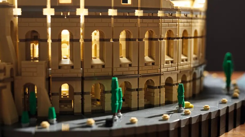 lego icons colosseum close up