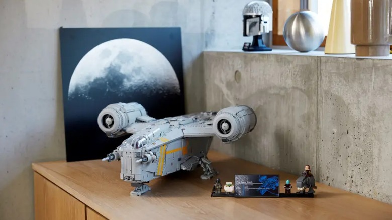 lego star wars razor crest set display