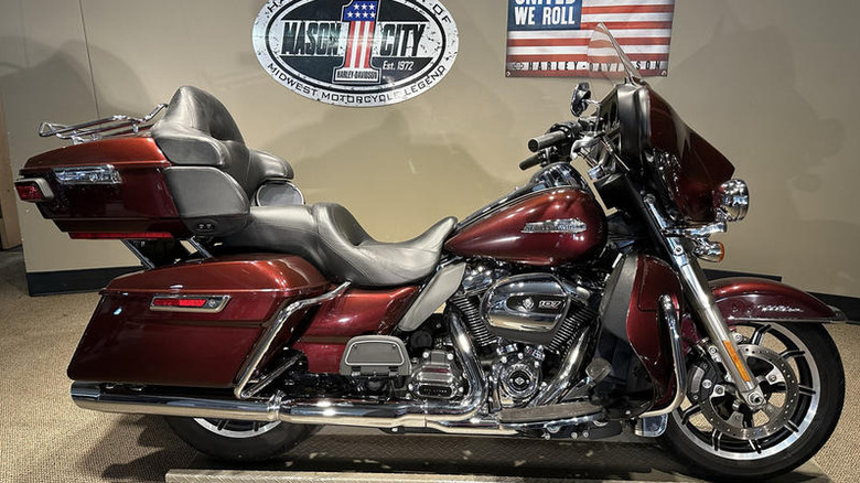Pre Owned Harley Davidson FLHTCU model