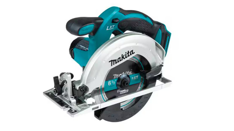 Makita's 6-1/2″ Cordless Circular Saw on a white background