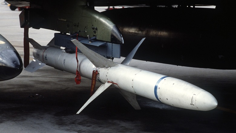 agm-88 harm missile f-4 phantom