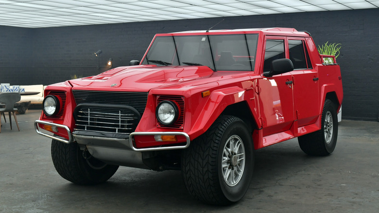 Lamborghini LM002
