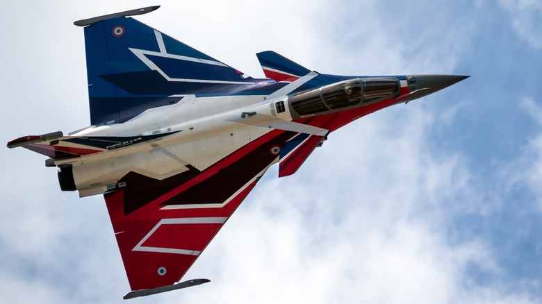 Dassault Rafale in left bank turn top view