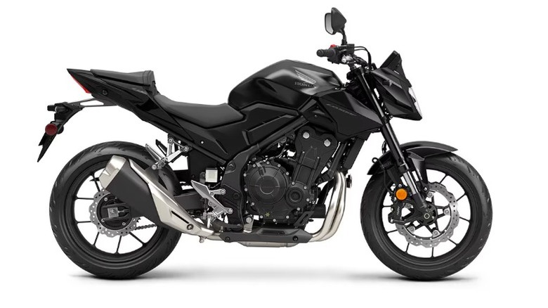 A black Honda CB500F