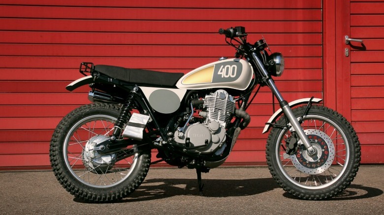 A grey Yamaha SR400