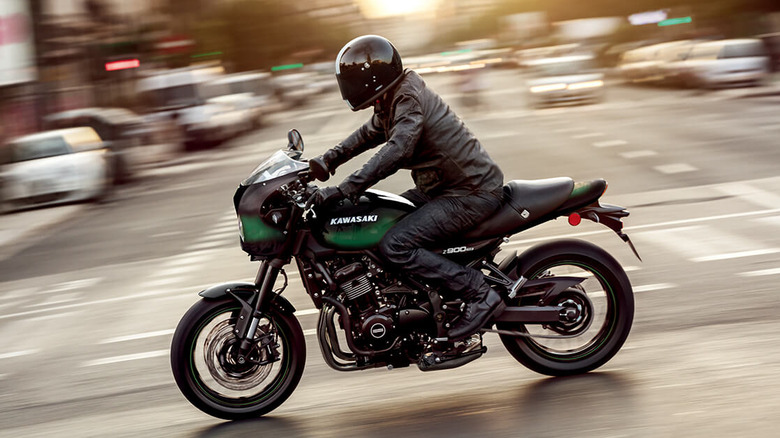 Kawasaki Z900RS being ridden on city streets
