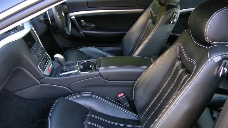 2007 Maserati Gran Torino car seats
