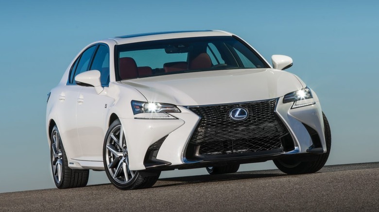 Lexus GS450h F Sport front 3/4