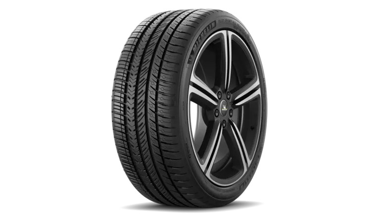 Michelin Pilot Sport All Season 4 tire