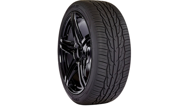 A Toyo Extensa HP II tire