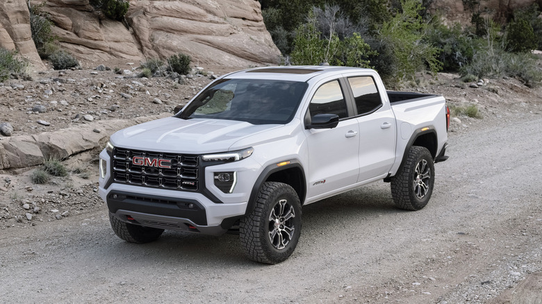 GMC Canyon front 3/4