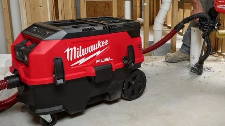 Milwaukee dust extractor on jobsite