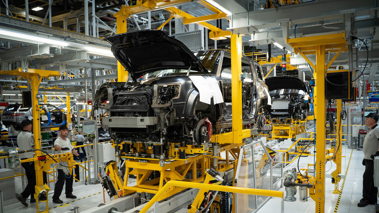 Land Rover Defender on the production line in Slovakia