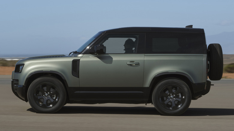 Side profile of the Land Rover Defender 90