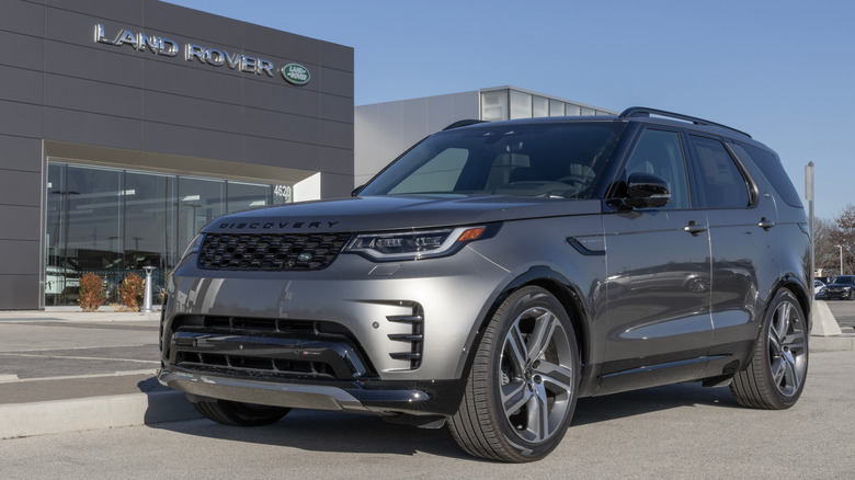 Land Rover Discovery at a dealership
