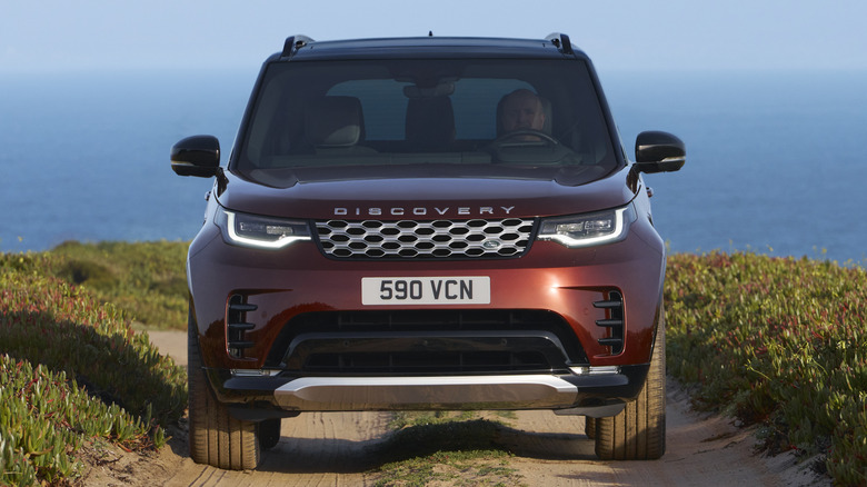 2026 Land Rover Discovery Gemini front view