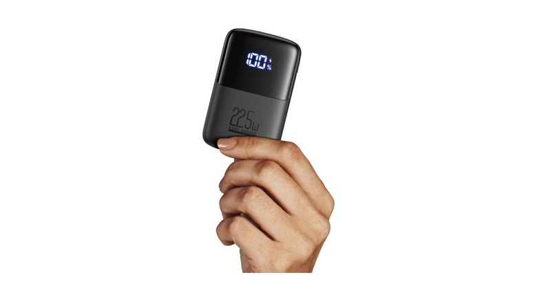 INIU 10,000mAh portable charger