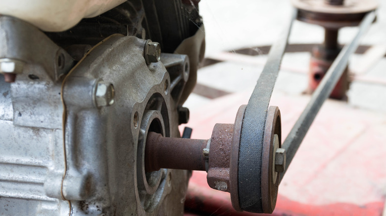 Blade belt that helps some gas-powered lawn mowers function