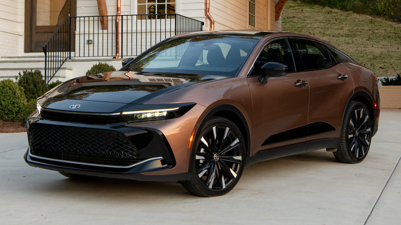 2023 Toyota Crown in Bronze Age Bi-Tone paint