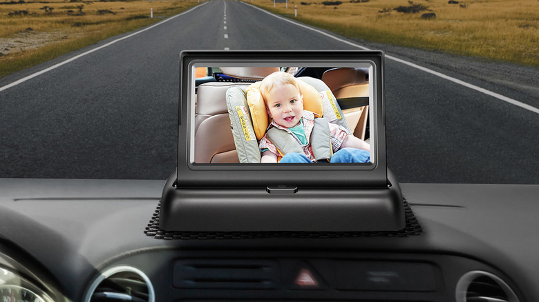 Shynerk Baby Car Mirror Camera mounted on dash