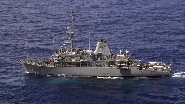 USS Avenger (MCM-1) seen from high port side