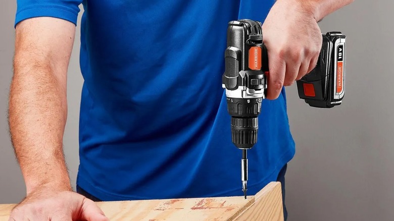 driving a screw with Warrior drill