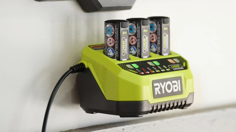 Ryobi USB Lithium 3-Port Charger