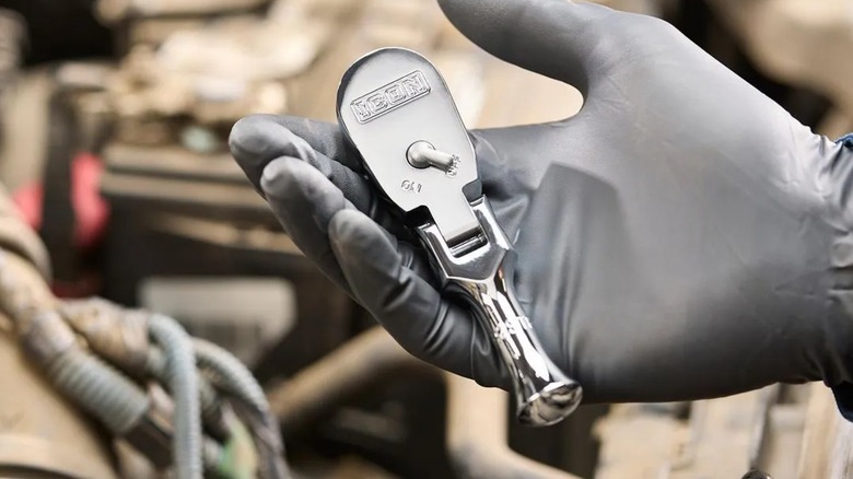 Icon stubby ratchet in a hand