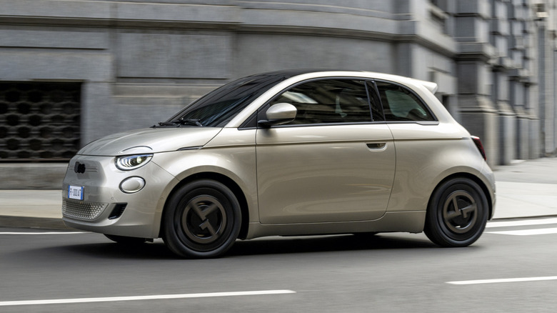 Fiat 500e Giorgio Armani Collector's Edition in Ceramic Greige