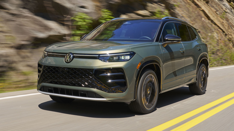 VW Tiguan in Avocado Green Pearl