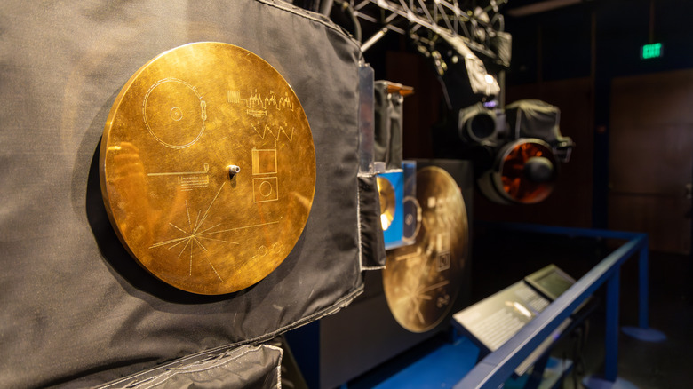 Picture of the Golden Record with basic inscriptions
