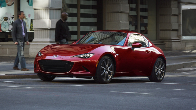 Mazda MX-5 Miata ND in the city