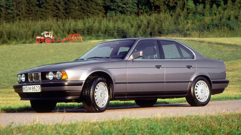 E34 BMW 525ix on a rural lane
