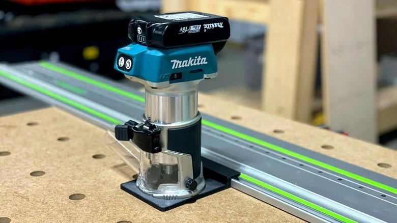 ToolCurve adapter attached to the side of a guide rail