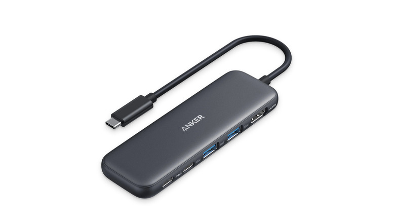 Anker USB hub white background