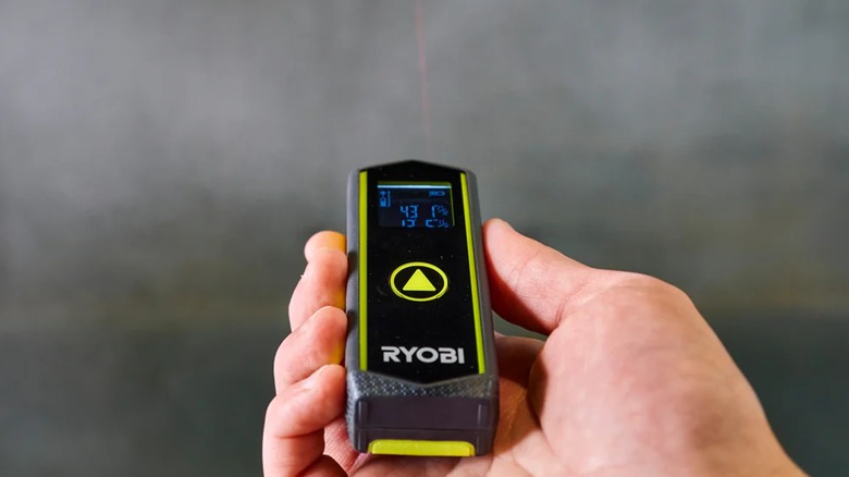 taking distance measurements with laser distance measurer