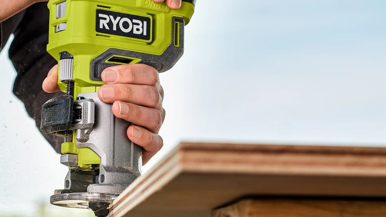 cutting edge of a board with Ryobi router