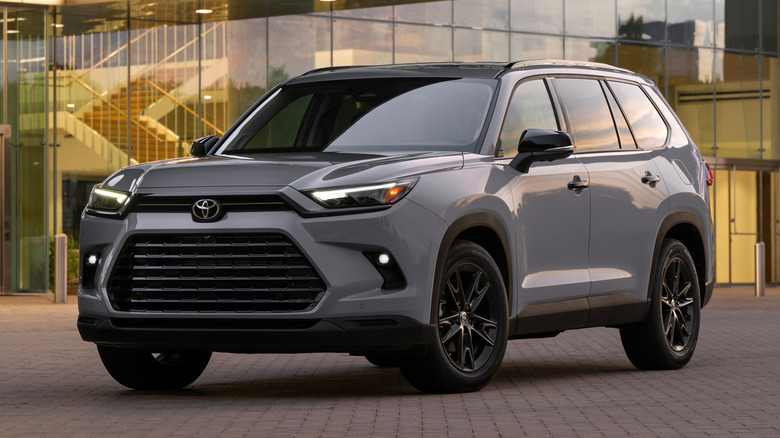 Toyota Grand Highlander by office building