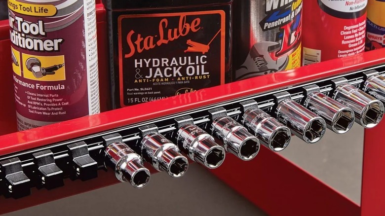 magnetic socket rail on side of tool cart