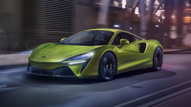 Prior Design gives the McLaren 720s the 'lime green' treatment