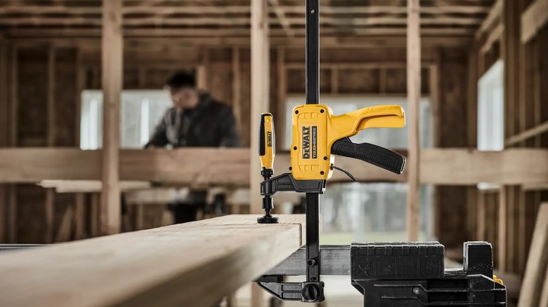 a hybrid clamp holding board