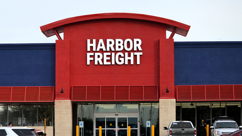 Front view of a Harbor Freight Tools store