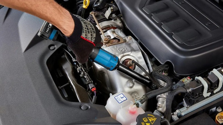 using Hercules ratchet during car repair