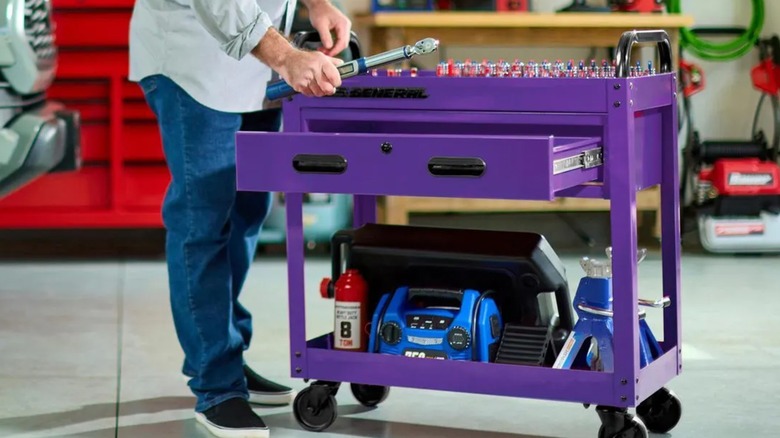 working with U.S. General service cart in garage