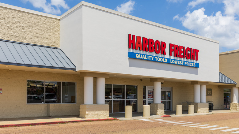 Storefront of a Harbor Freight retail store