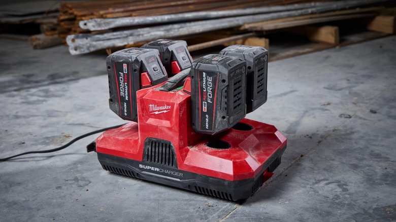 M18 & M12 Four Bay Simultaneous Super Charger